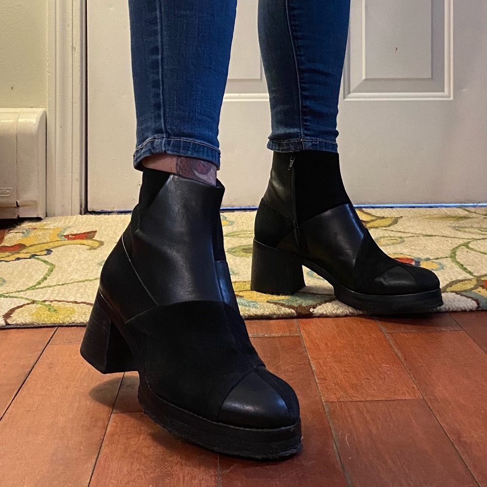 Clark’s originals suede/leather mix match black boot